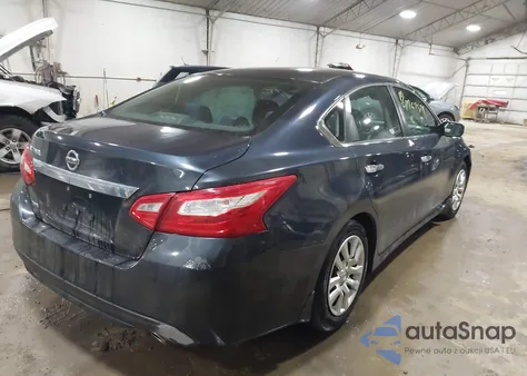 2016 Nissan Altima 2.5 z USA, uszkodzony, nr VIN 1N4AL3AP8GC179878